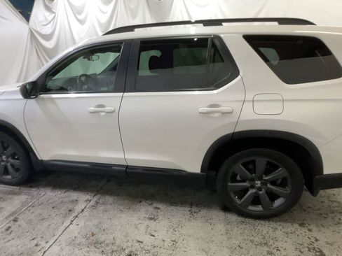 Used 2023 Honda Pilot Sport image 9