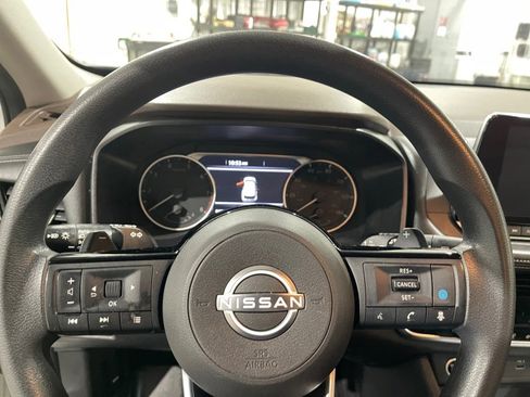 Used 2022 Nissan Rogue SV AWD/4WD image 10