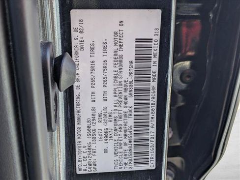Used 2018 Toyota Tacoma SR5 AWD/4WD image 24