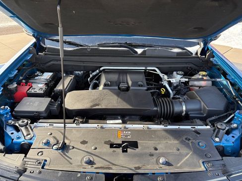 Used 2023 Chevrolet Colorado Z71 w/ Z71 Convenience Package 2 image 8