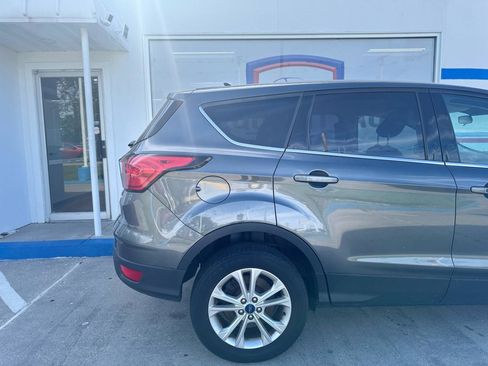 Used 2019 Ford Escape SE FWD image 22
