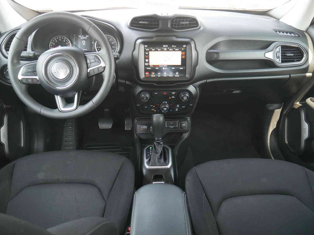Certified 2023 Jeep Renegade Latitude AWD/4WD image 5