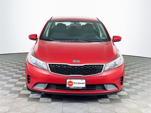Used 2017 Kia Forte S image 2