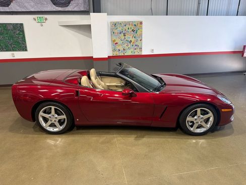 Used 2006 Chevrolet Corvette Convertible w/ Preferred Equipment Group RWD image 51