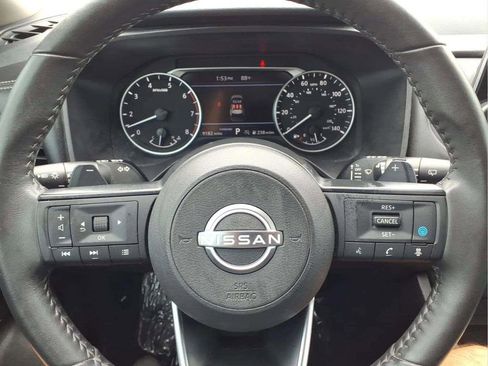 Used 2024 Nissan Rogue SV w/ SV Premium Package FWD image 14