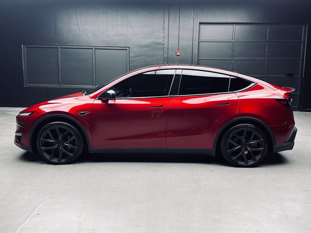 Used 2026 Tesla Model Y Performance AWD/4WD image 3