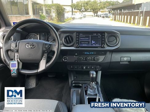 Used 2021 Toyota Tacoma TRD Sport w/ Technology Package image 11