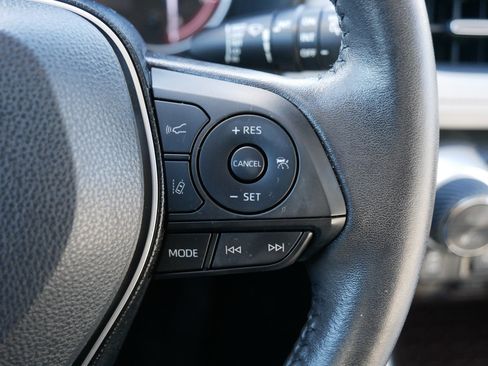 Used 2019 Toyota RAV4 Limited image 30