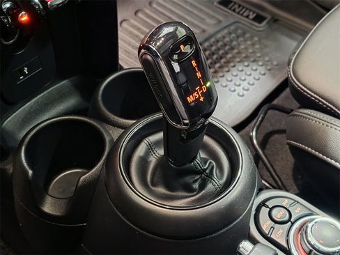 Used 2022 MINI Cooper S w/ Premium Package image 18