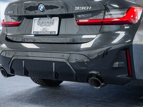 Used 2023 BMW 330i xDrive Sedan w/ M Sport Package image 19