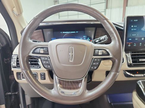 Used 2023 Lincoln Navigator L Reserve AWD/4WD image 25
