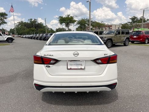 Used 2024 Nissan Altima 2.5 SV FWD image 4