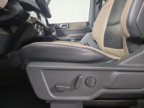 Used 2023 Ford Bronco Wildtrak image 30