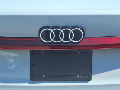 Used 2025 Audi A6 e-tron Premium Plus RWD image 6