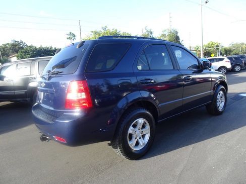Used 2009 Kia Sorento LX image 3