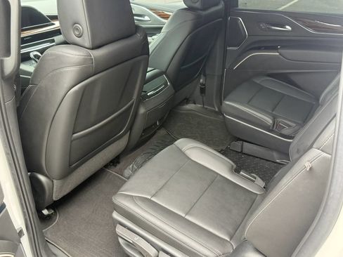 Used 2022 Cadillac Escalade ESV Luxury AWD/4WD image 28