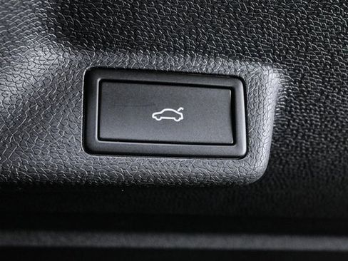 New 2025 Volkswagen ID. Buzz Pro S image 34