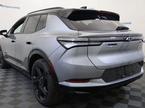 New 2026 Chevrolet Equinox EV RS image 9