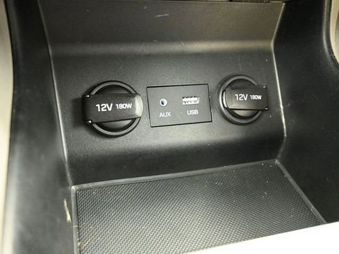 Used 2019 Hyundai Elantra SEL image 16