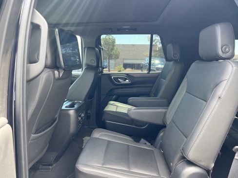 Used 2022 Chevrolet Tahoe Z71 w/ Z71 Off-Road Package AWD/4WD image 27