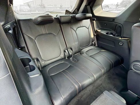 Used 2025 Honda Pilot TrailSport image 33