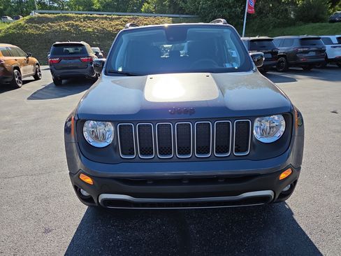 Certified 2023 Jeep Renegade Latitude AWD/4WD image 9