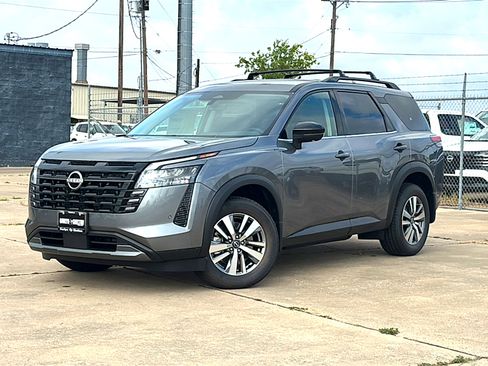 New 2026 Nissan Pathfinder SL FWD image 2