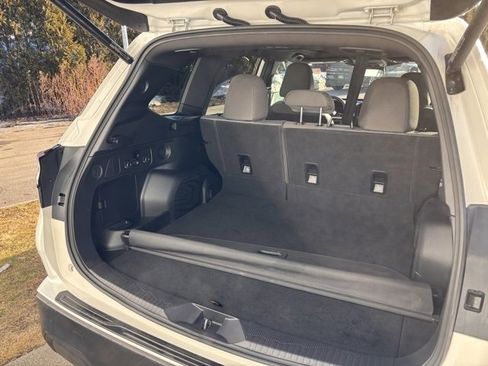 Used 2025 Subaru Forester Premium image 16