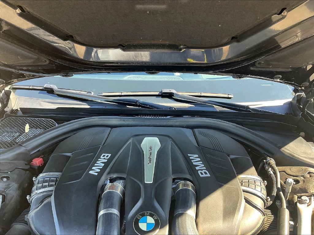 Used 2019 BMW 750i xDrive w/ Executive Package AWD/4WD image 31