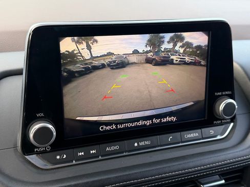 Used 2023 Nissan Rogue SV FWD image 24