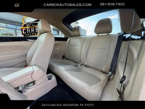 Used 2018 Volkswagen Beetle 2.0T SE FWD image 24