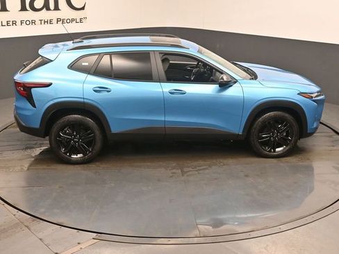 New 2026 Chevrolet Trax ACTIV w/ Sunroof Package FWD image 17