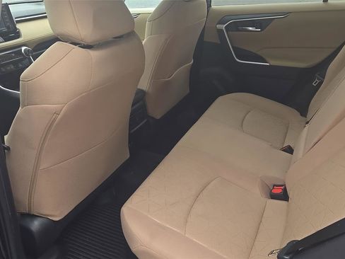 Used 2022 Toyota RAV4 XLE w/ Convenience Package image 13
