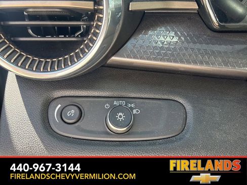 Used 2025 Chevrolet Trax ACTIV w/ Sunroof Package image 16