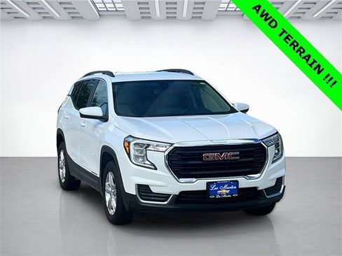 Used 2023 GMC Terrain SLE w/ Driver Convenience Package image 4