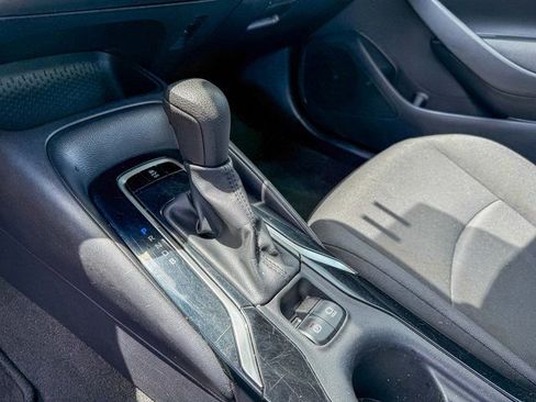 Used 2022 Toyota Corolla LE image 11