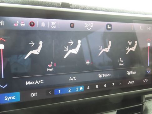 Used 2025 Jeep Wrangler Willys image 33