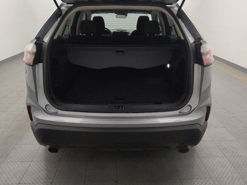 Used 2020 Ford Edge SE image 29