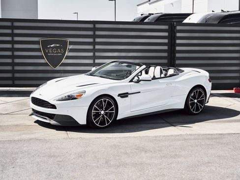 Used 2017 Aston Martin Vanquish S image 6