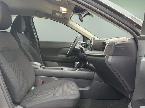 Used 2025 Nissan Kicks S FWD image 11
