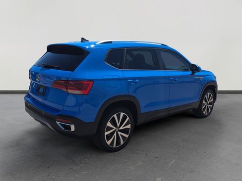 Certified 2024 Volkswagen Taos SE FWD image 5