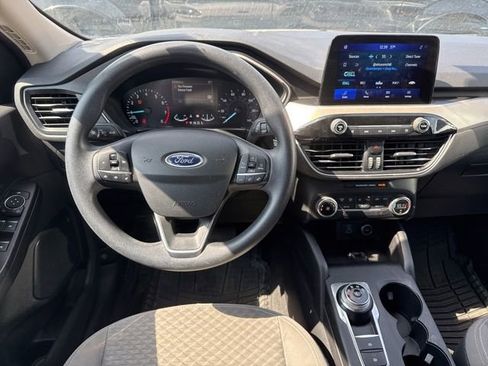 Used 2020 Ford Escape SE image 16