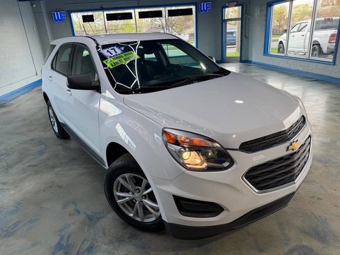 Used 2017 Chevrolet Equinox LS AWD/4WD image 5