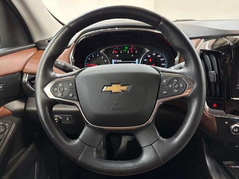 Used 2018 Chevrolet Traverse High Country AWD/4WD image 18