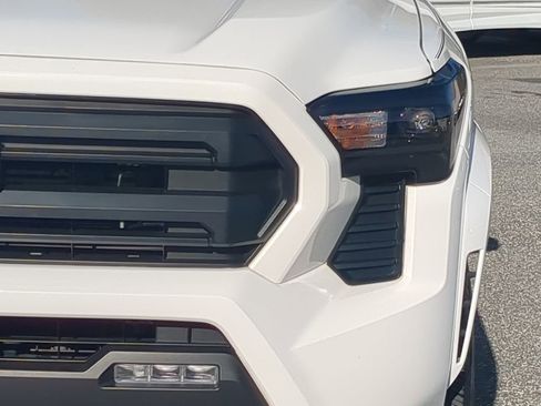 Used 2024 Toyota Tacoma SR5 image 18