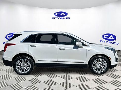 Used 2017 Cadillac XT5 Premium Luxury FWD image 2