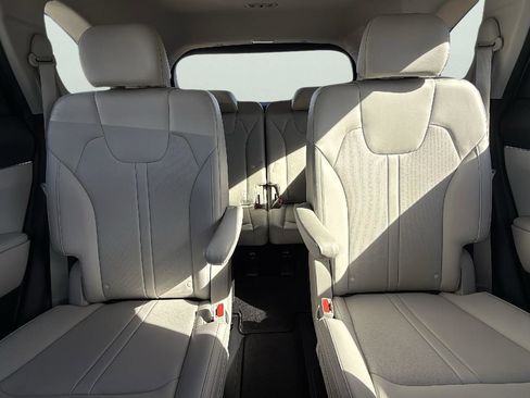 Used 2023 Kia Sorento EX w/ Panoramic Sunroof Package image 26