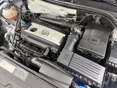 Used 2010 Volkswagen Tiguan Wolfsburg Edition image 26