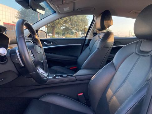 Used 2025 Genesis G70 2.5T RWD image 6
