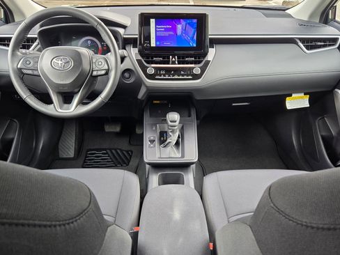 Used 2026 Toyota Corolla Cross LE w/ Moonroof Package FWD image 17